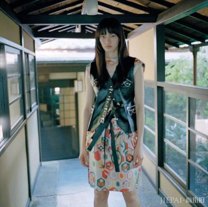 江原美希凭高级颜值圈粉无数,被称为女版小栗旬