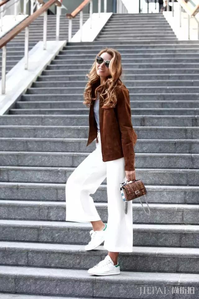 九分裤搭配运动鞋，时尚百搭又耐看！