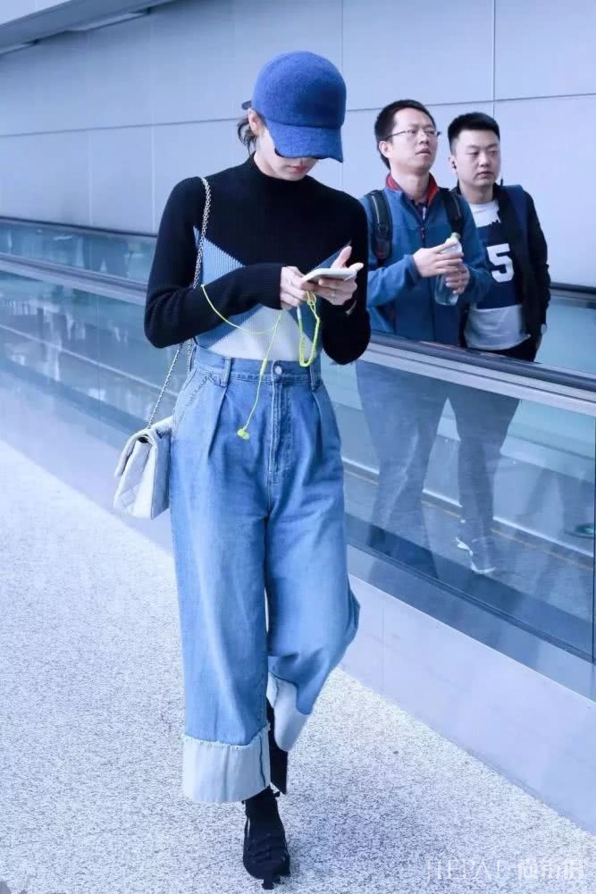 2019年开春最火的一条裤子,半个娱乐圈女明星都在穿