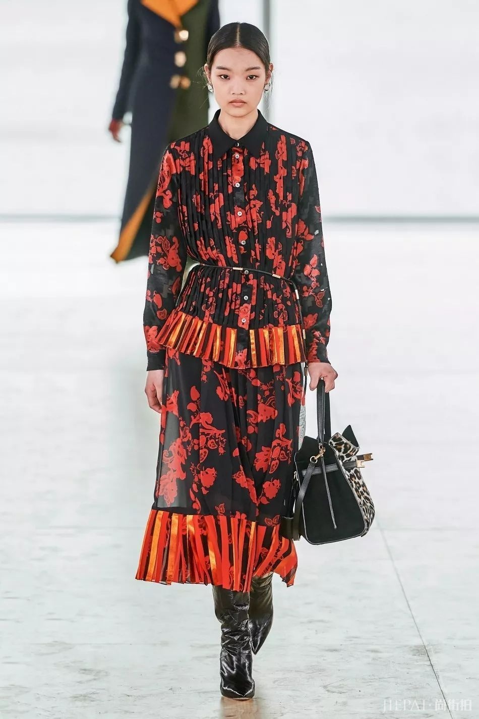 秦岚助阵Tory Burch2019秋冬系列，惊艳亮相纽约秀场 |