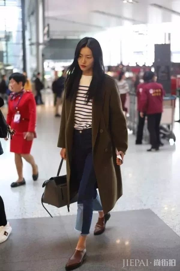 2019年开春最火的一条裤子,半个娱乐圈女明星都在穿