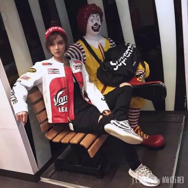 这个拥有性感猫嘴和大长腿的小姐姐，看一眼就忘不了！！