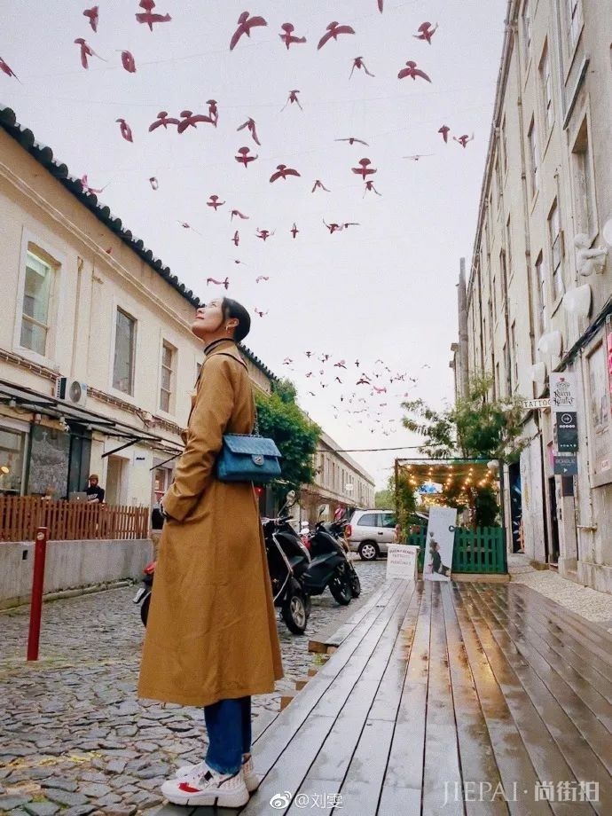 这双鞋子居然比小白鞋还要火，穿上它显瘦显高还能百搭！