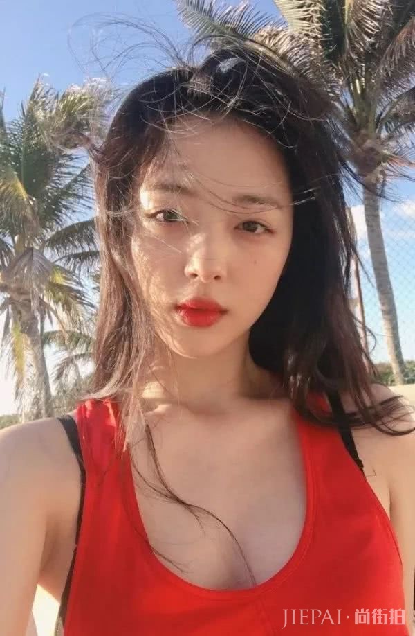 秀智和雪莉的少女元气妆面怎么化的？少不了这个唇色