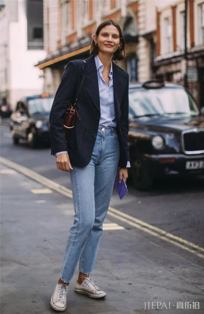 开春对衬衫念念不忘？看欧美街拍西装玩转混搭风，气质满满