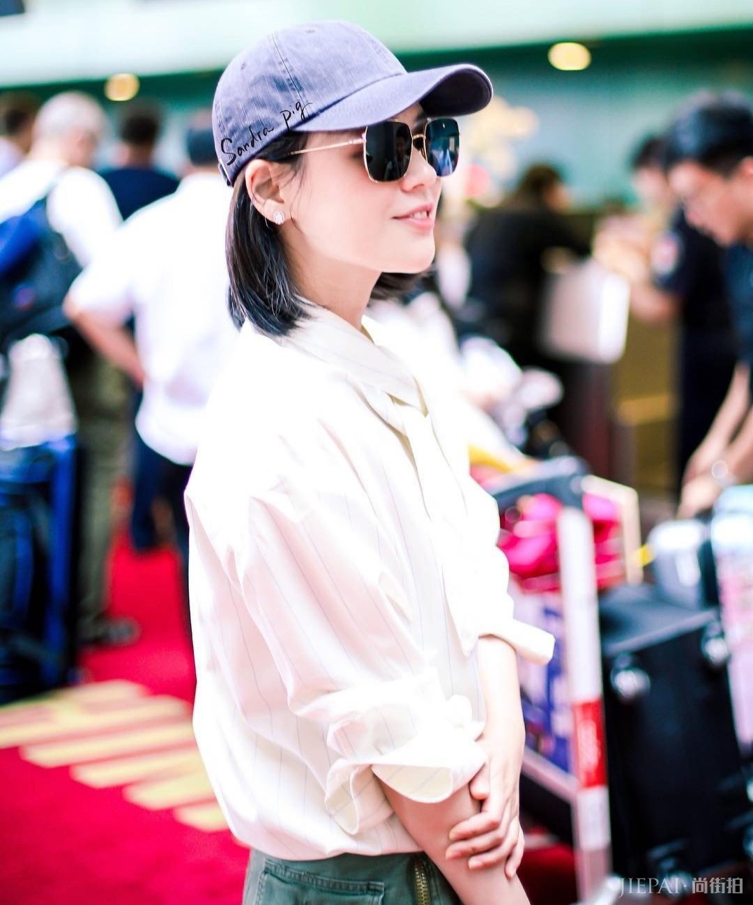 马思纯新发型波波头短发原来那么美