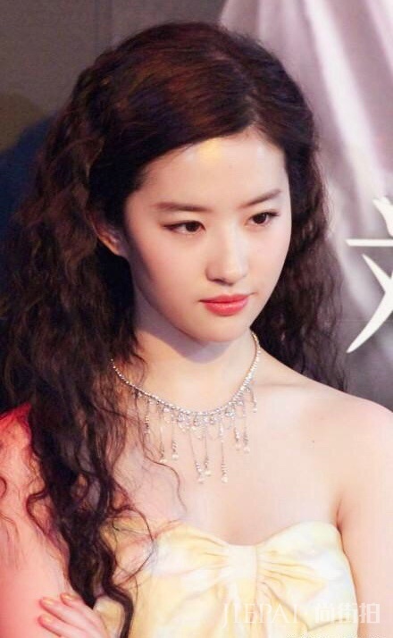 唐嫣吴谨言刘亦菲尝试泡面卷 戚薇宋祖儿最好看