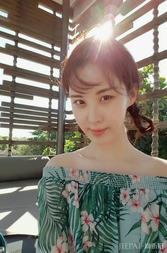 圆脸女孩儿不知道该怎么打扮自己？来看看这次徐贤的新造型吧