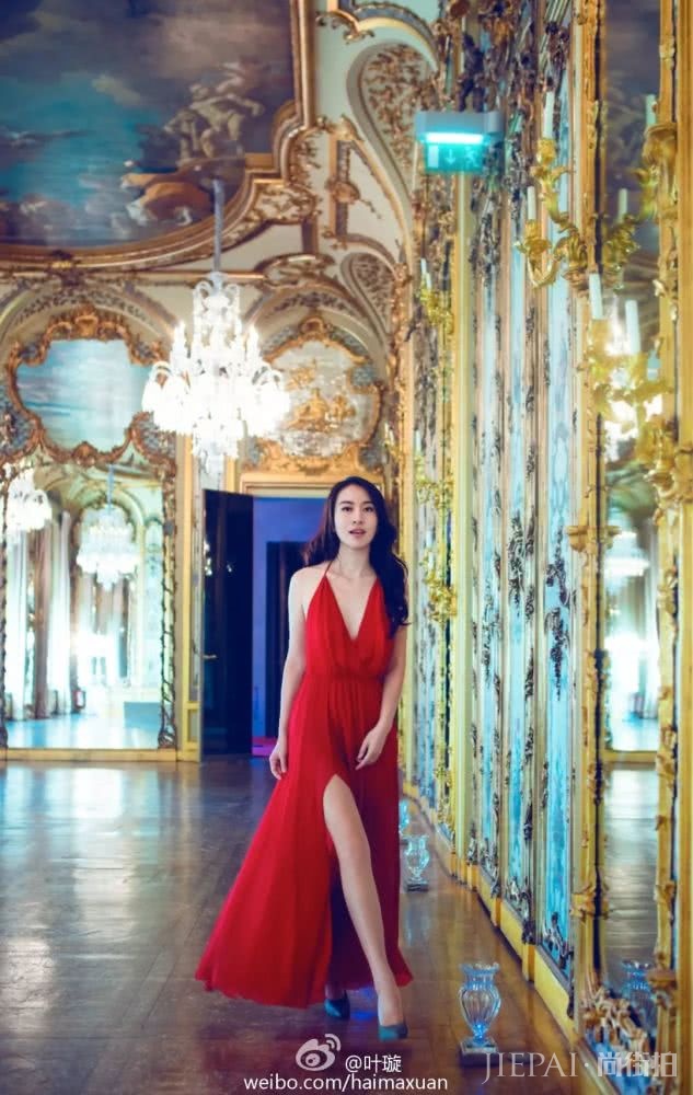 39岁的叶璇把人生过得有多精彩？看她的搭配就知道了