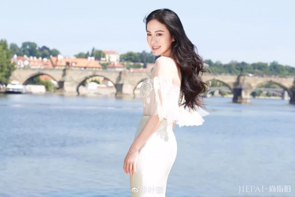 39岁的叶璇把人生过得有多精彩？看她的搭配就知道了