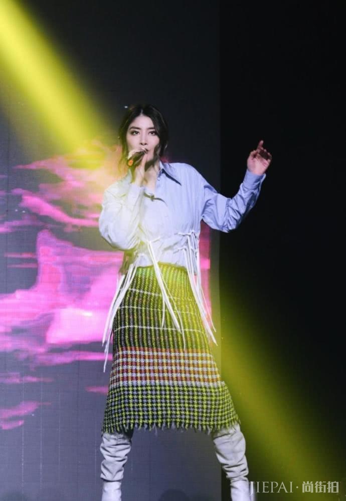 陈慧琳撞衫赵丽颖王子文也一点没输,颜值还是这样能打