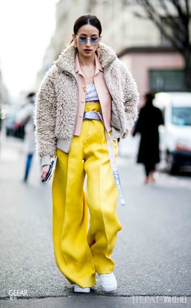 球鞋穿搭街拍集合！跟这些时尚博主穿出自己喜爱的搭配吧