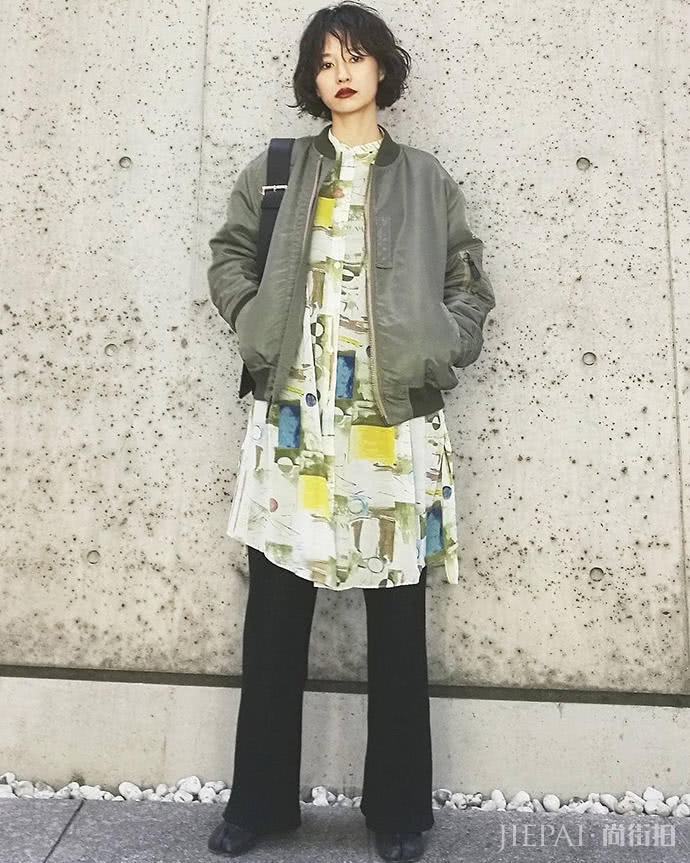 日本时尚博主松本惠奈158cm硬穿出了1米7的气场，还拥有自己的潮牌