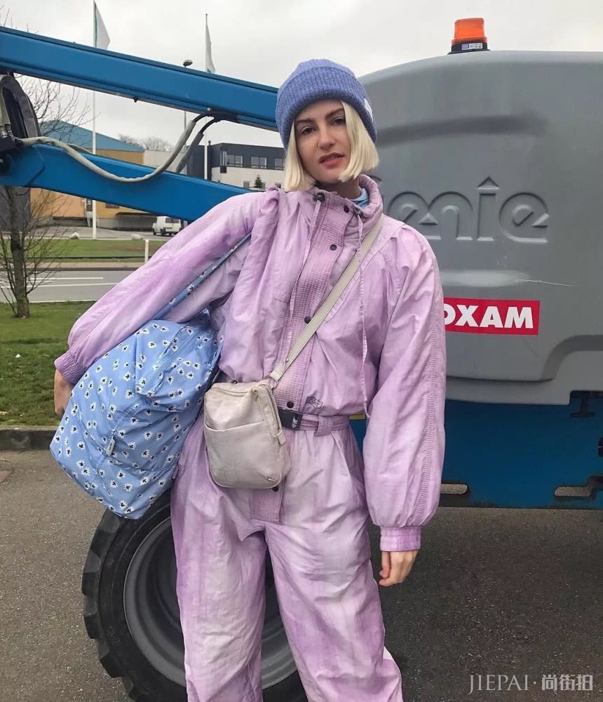 彩虹穿身上，像马卡龙一样的生活，这位时尚博主简直是行走的色彩种草机