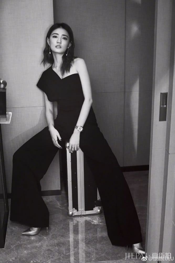 徐璐新恋情曝光？“甄嬛妹妹”同款魅力穿搭你值得拥有
