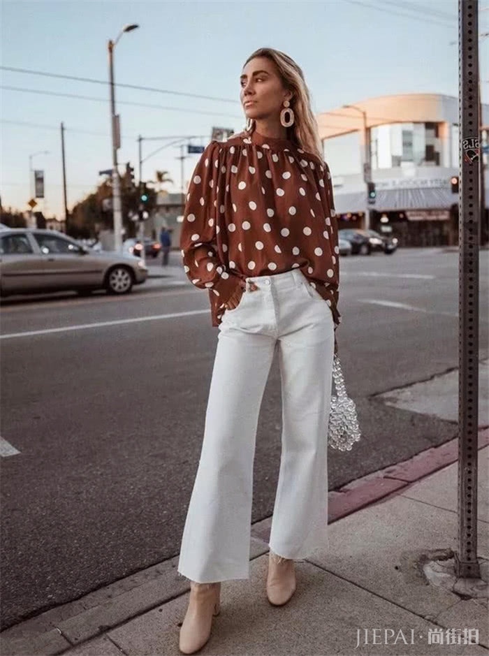 2019春季职场穿搭法则:衬衫+牛仔裤搭起来好喜欢