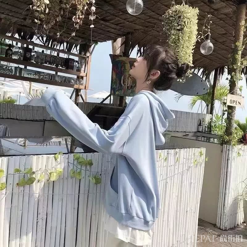 杨幂和宋茜的半身裙拼不过网红款?现在的女孩子穿衣风格越来越有范儿了