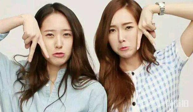 郑秀妍更新浴袍照秀身材,与妹妹比美!