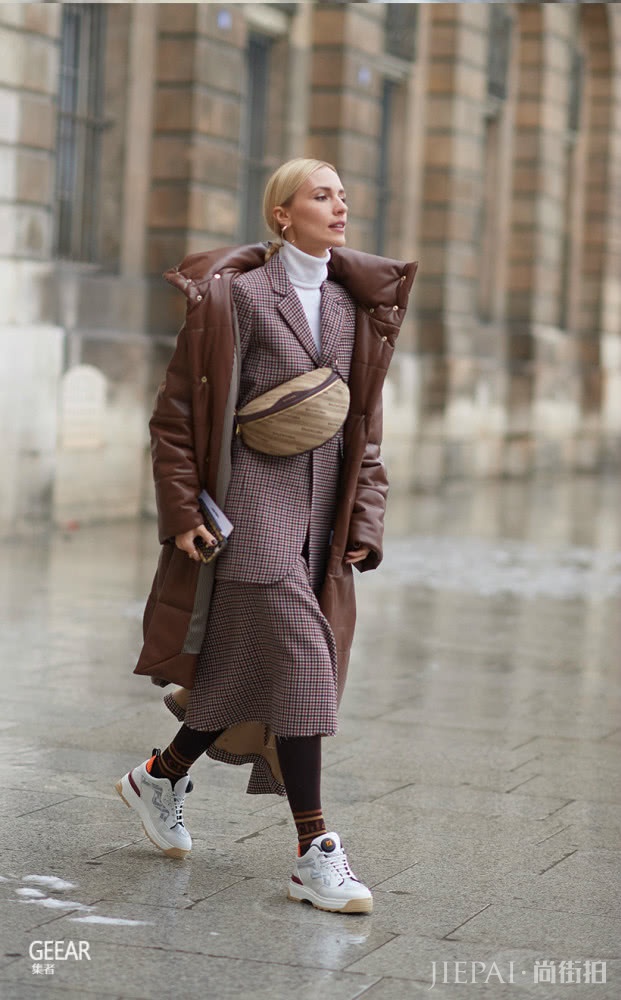 球鞋穿搭街拍集合！跟这些时尚博主穿出自己喜爱的搭配吧