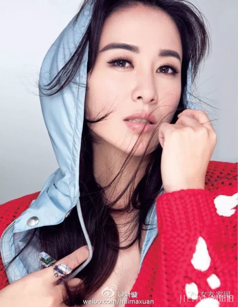 39岁的叶璇把人生过得有多精彩？看她的搭配就知道了