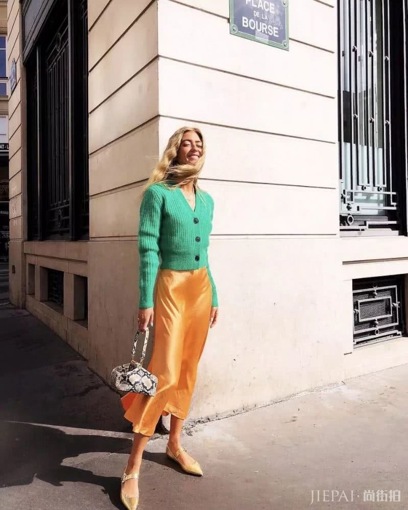 这件“奶奶衫”成了2019春夏最火爆款!