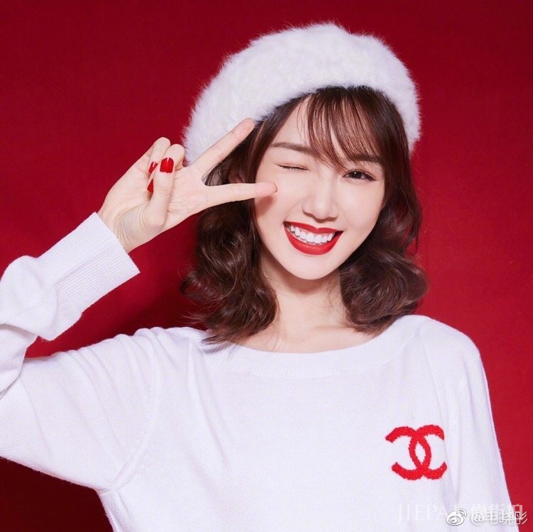 毛晓彤剪了新发型，美呆了