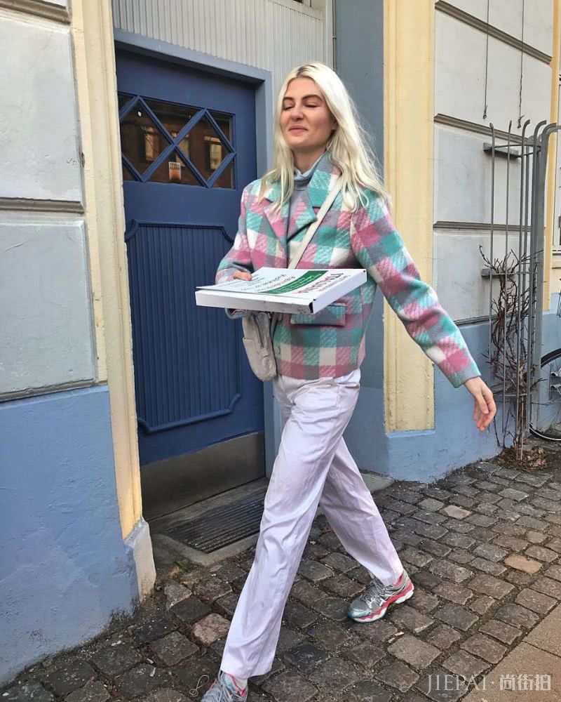 这些颜色你不敢穿？看时尚博主穿对了会很美