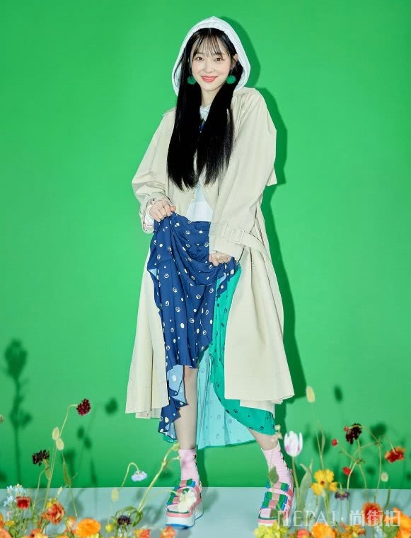 崔雪莉粉蓝女孩的奇妙搭配!