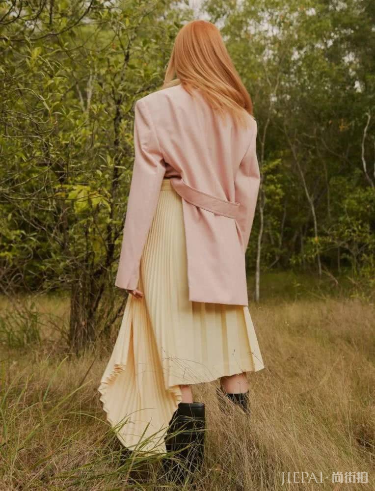 这个春季，让这4组配色拯救你一整季的穿搭烦恼！