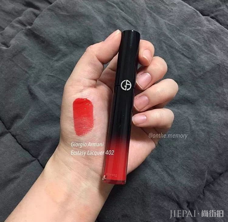 涂上嘴比棒棒糖还甜美的口红,买