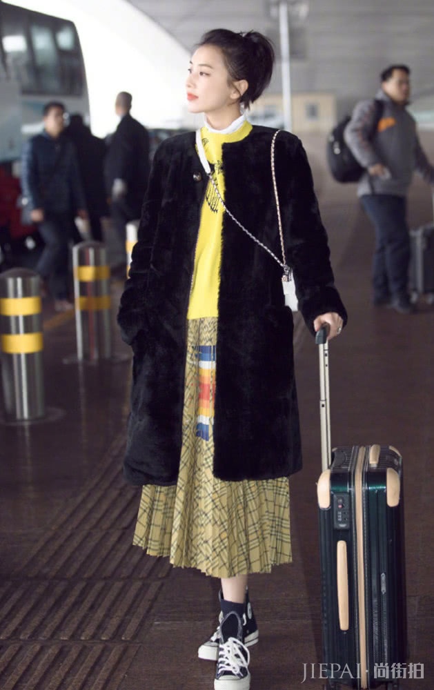 初春怎样穿出女人味？种草这3款裙子让你美得无与伦比