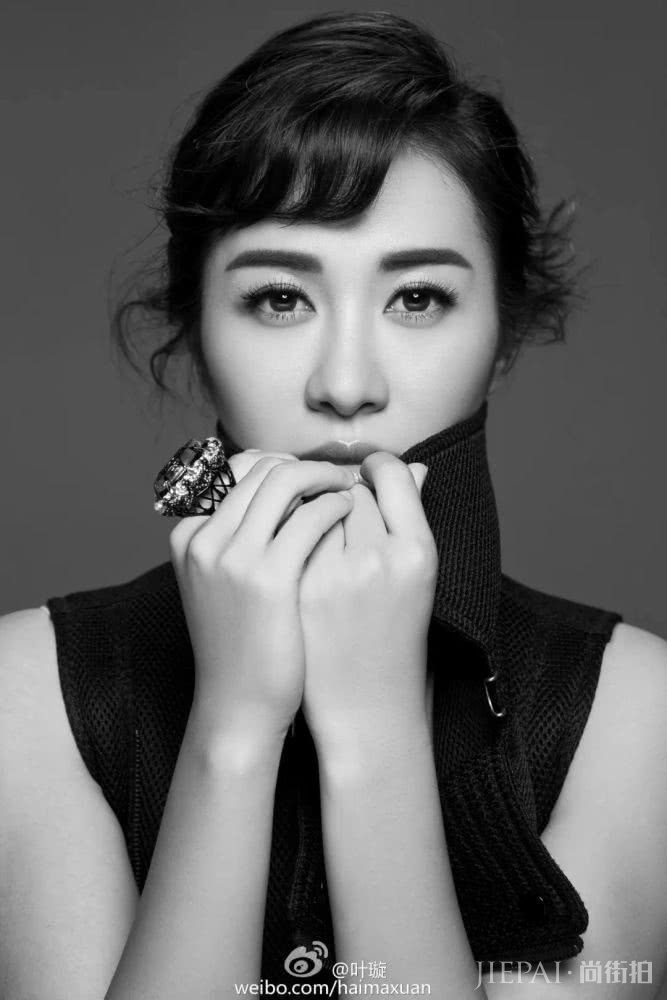 39岁的叶璇把人生过得有多精彩？看她的搭配就知道了