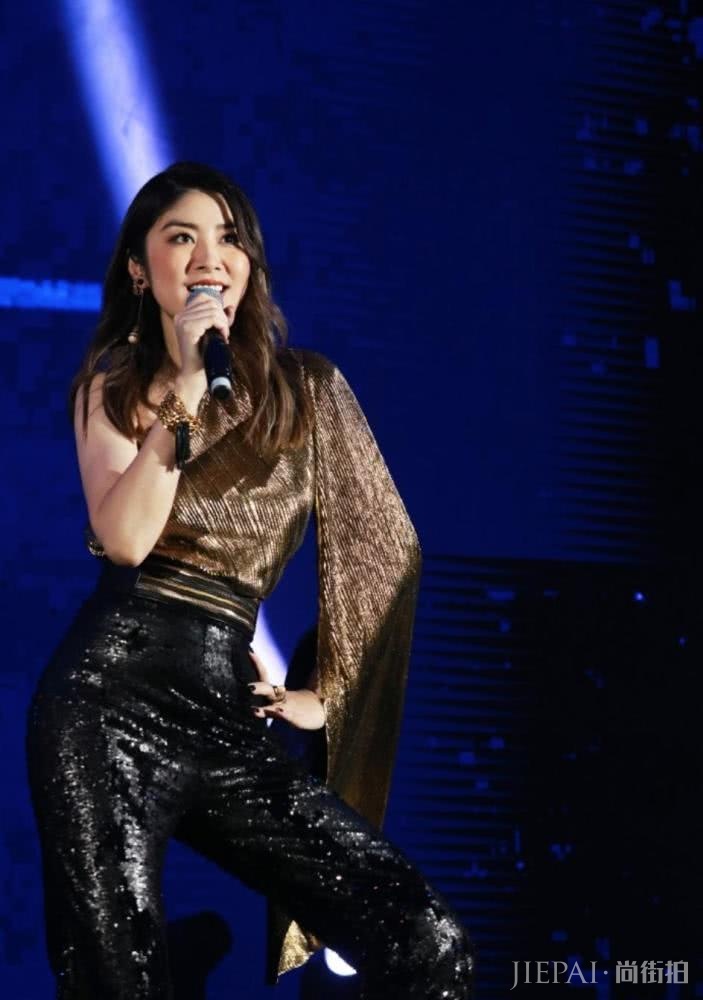 陈慧琳撞衫赵丽颖王子文也一点没输,颜值还是这样能打