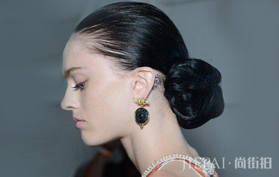 穿旗袍怎么扎头发 来自东方的古典风韵