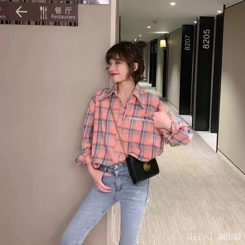 杨幂和宋茜的半身裙拼不过网红款?现在的女孩子穿衣风格越来越有范儿了