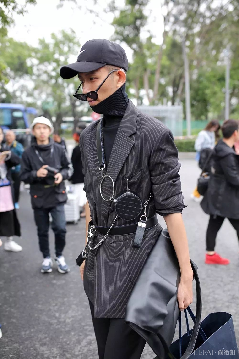 中日韩三地街拍，哪个更辣眼？