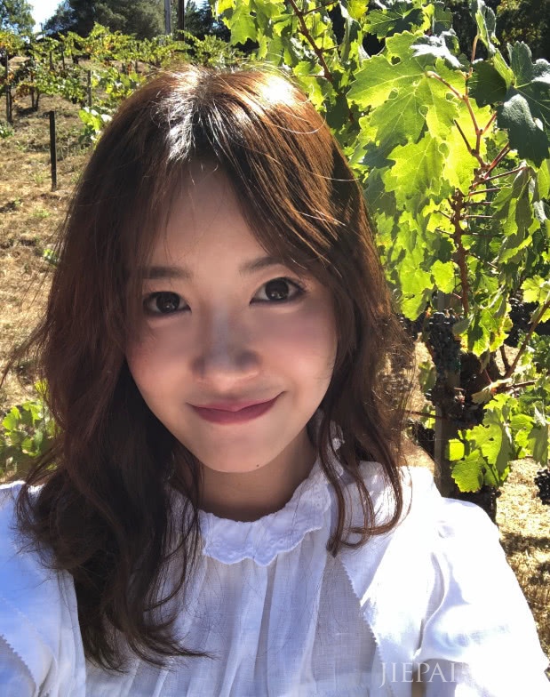 张子萱晒少女度假自照照片,魅力仍旧!