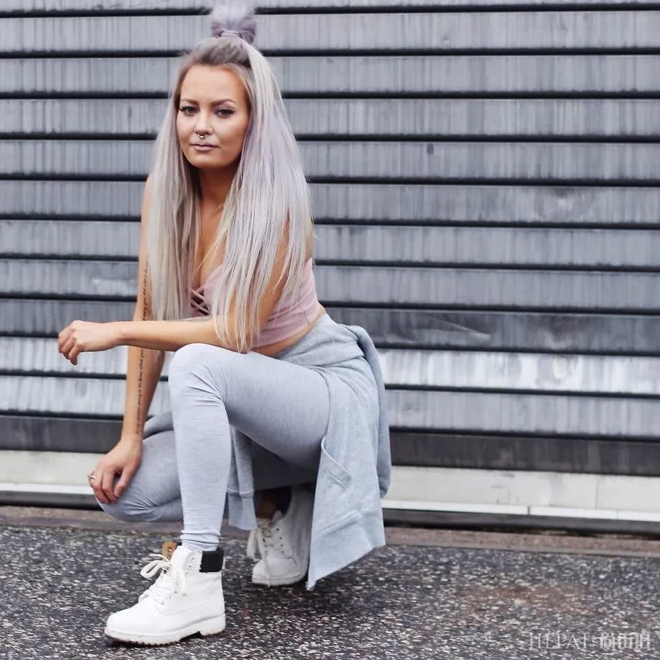 高级灰+粉色初春C位搭配,撩人轻奢风