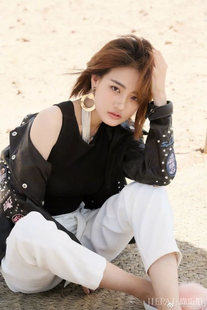 徐璐新恋情曝光？“甄嬛妹妹”同款魅力穿搭你值得拥有