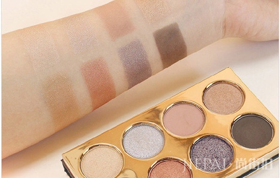 芭比布朗圣诞眼影盘有哪些颜色