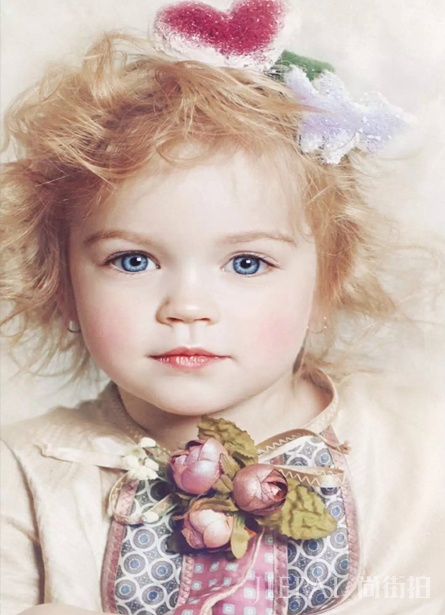 小防的发型怎么剪 天真的笑颜是最美的时尚