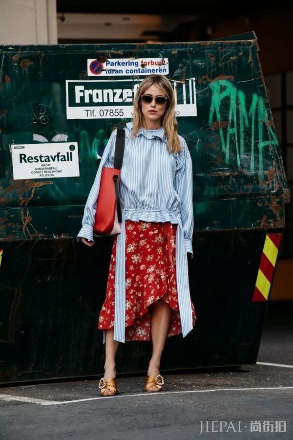 春季踏青穿什么?来一件碎花裙展现你的温柔和浪漫吧