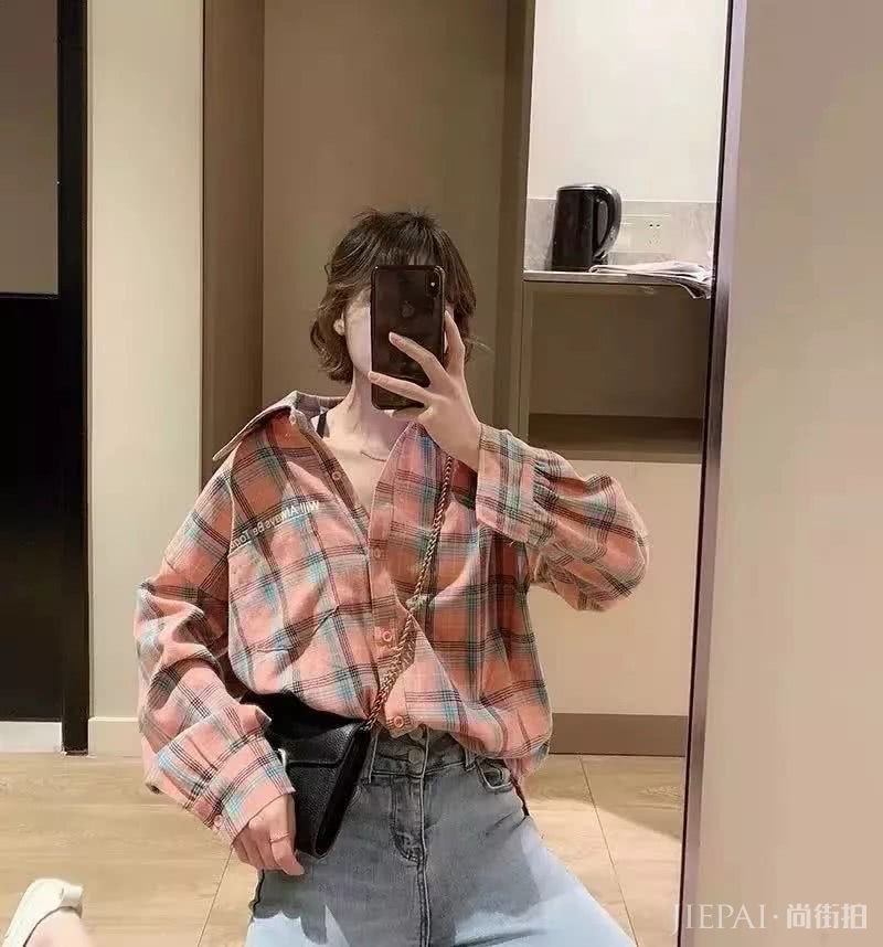 杨幂和宋茜的半身裙拼不过网红款?现在的女孩子穿衣风格越来越有范儿了