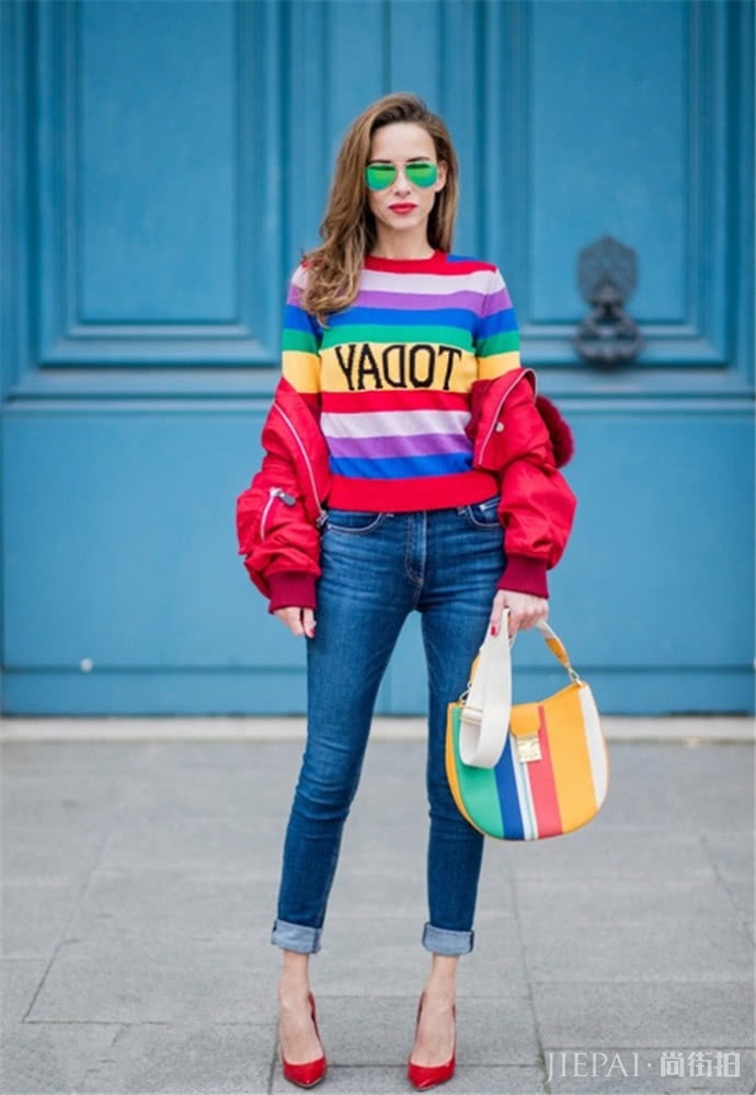 条纹毛衣百搭又时髦，春季踏青穿起来