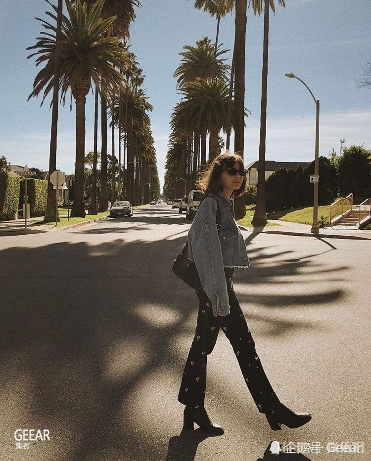 牛仔外套款式单一乏味?用这4款设计让你的搭配一下亮起来