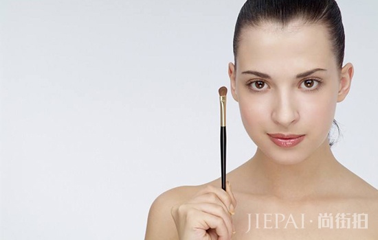 化妆品打开一年还能用吗 最好不要再使用