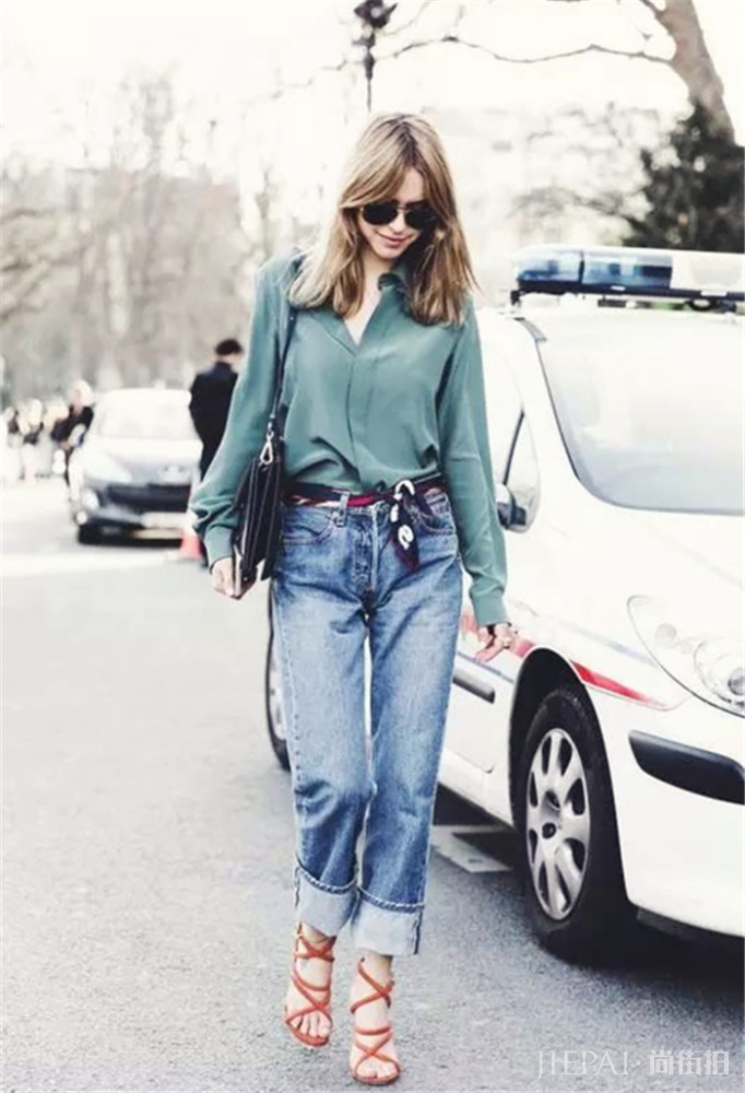 2019春季职场穿搭法则:衬衫+牛仔裤搭起来好喜欢
