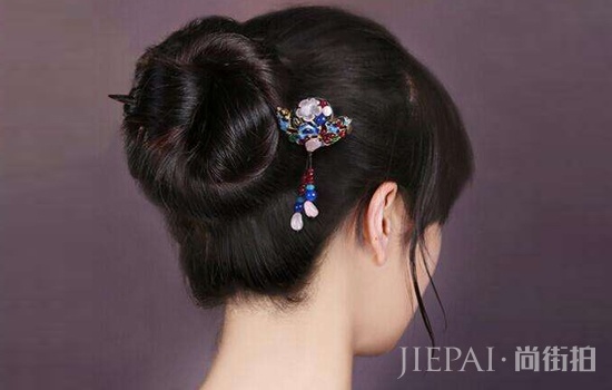 穿旗袍怎么扎头发 来自东方的古典风韵