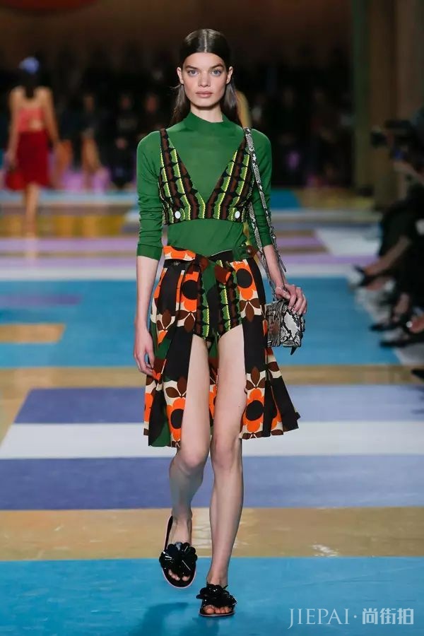 一本草木绿穿搭手册!学会让你2019年时尚一整年