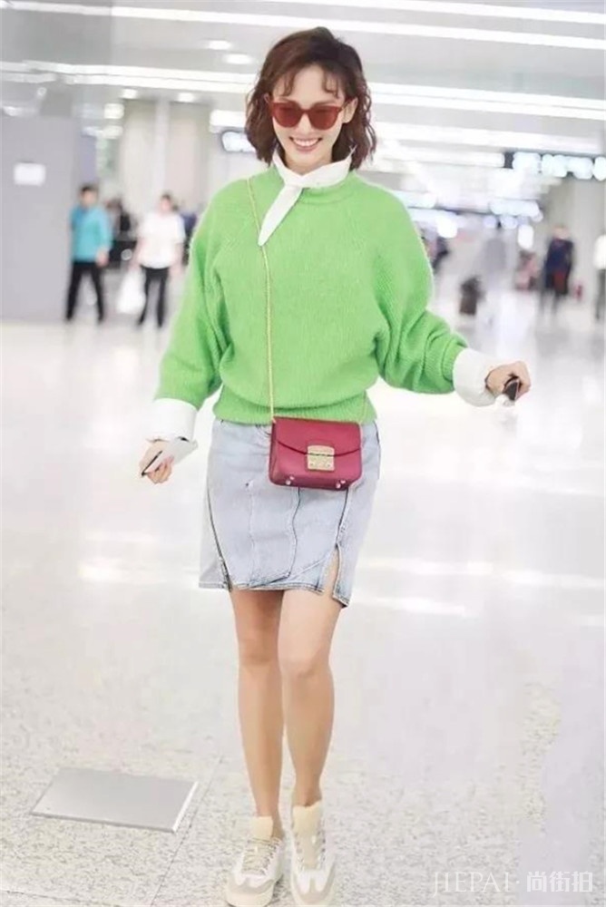 好气质要靠穿搭！柔美的针织衫，时髦中带点小浪漫